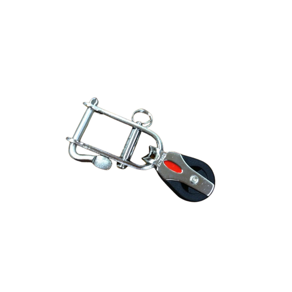 ILCA / Laser Clew Shackle w/ Block (Ronstan 20mm)